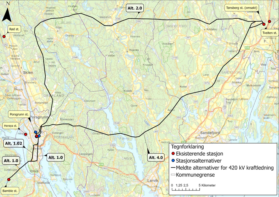 Kart som viser to alternative ruter for spenningsoppgradert kraftledning mellom transformatorstasjonene Bamble - Porsgrunn - Tønsberg.