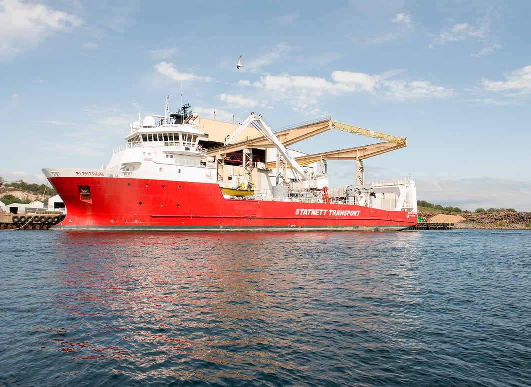 Både Elektron og Elektron II er en type skip der last kan kjøres direkte på og av ved lasting og lossing, såkalte ro-ro oppdrag. Under Arendalsuka ligger Elektron i Eydehavn for vedlikehold, samtidig som Statnett-ansatte overnatter der.