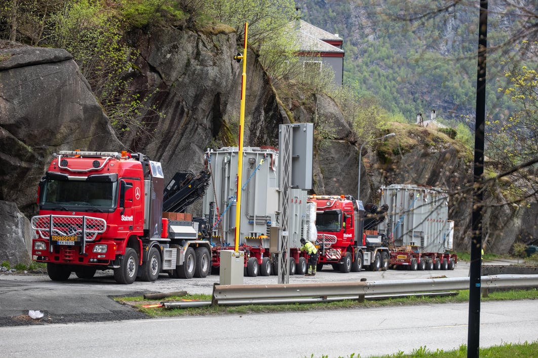 Bilde av to transporter
