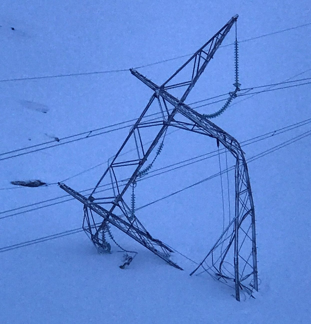 Mast tatt av snøskred
