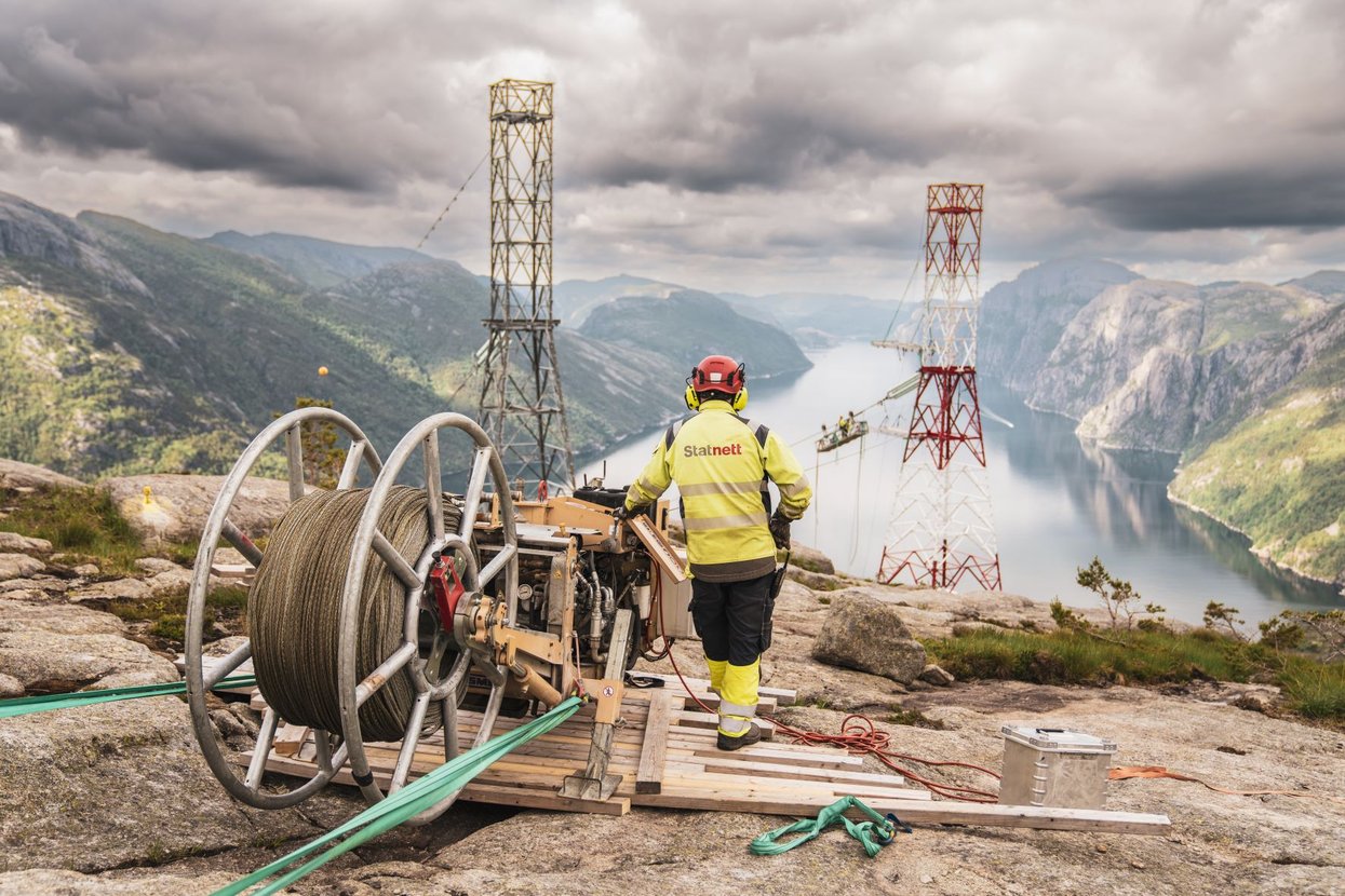Bygging av fjordspenn over Lysefjorden