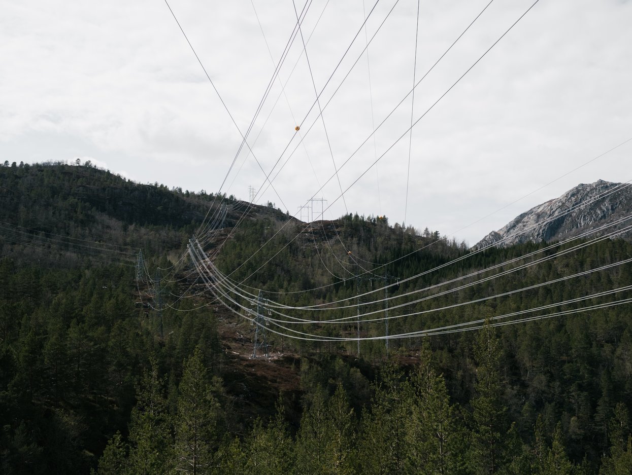 Kraftlinjer over Åsen trasformatorstasjon
