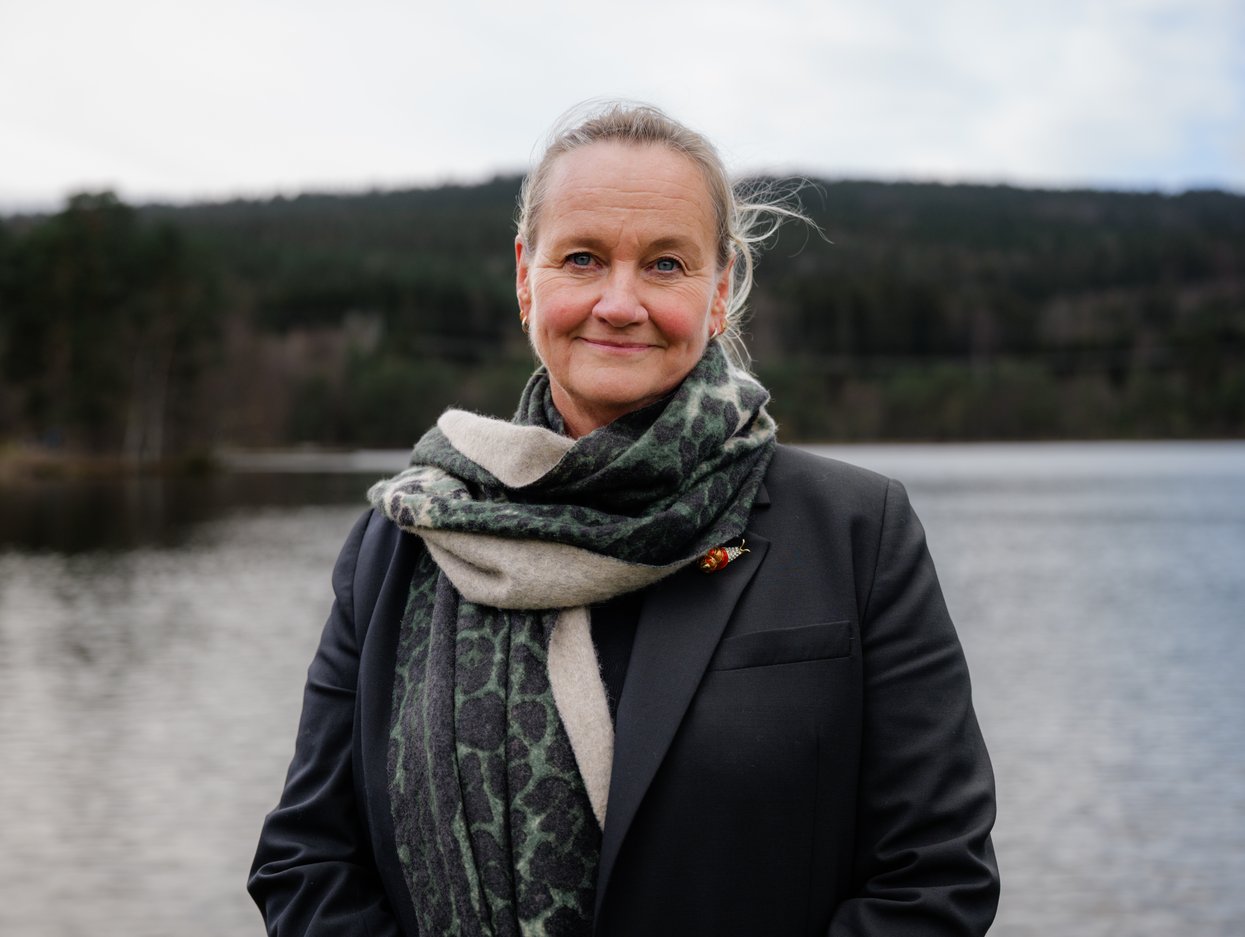 A picture of a woman outside