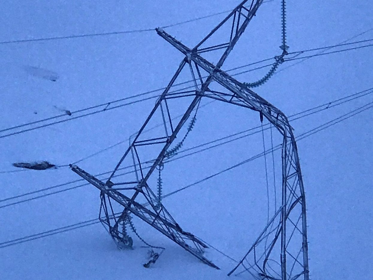 Mast tatt av snøskred