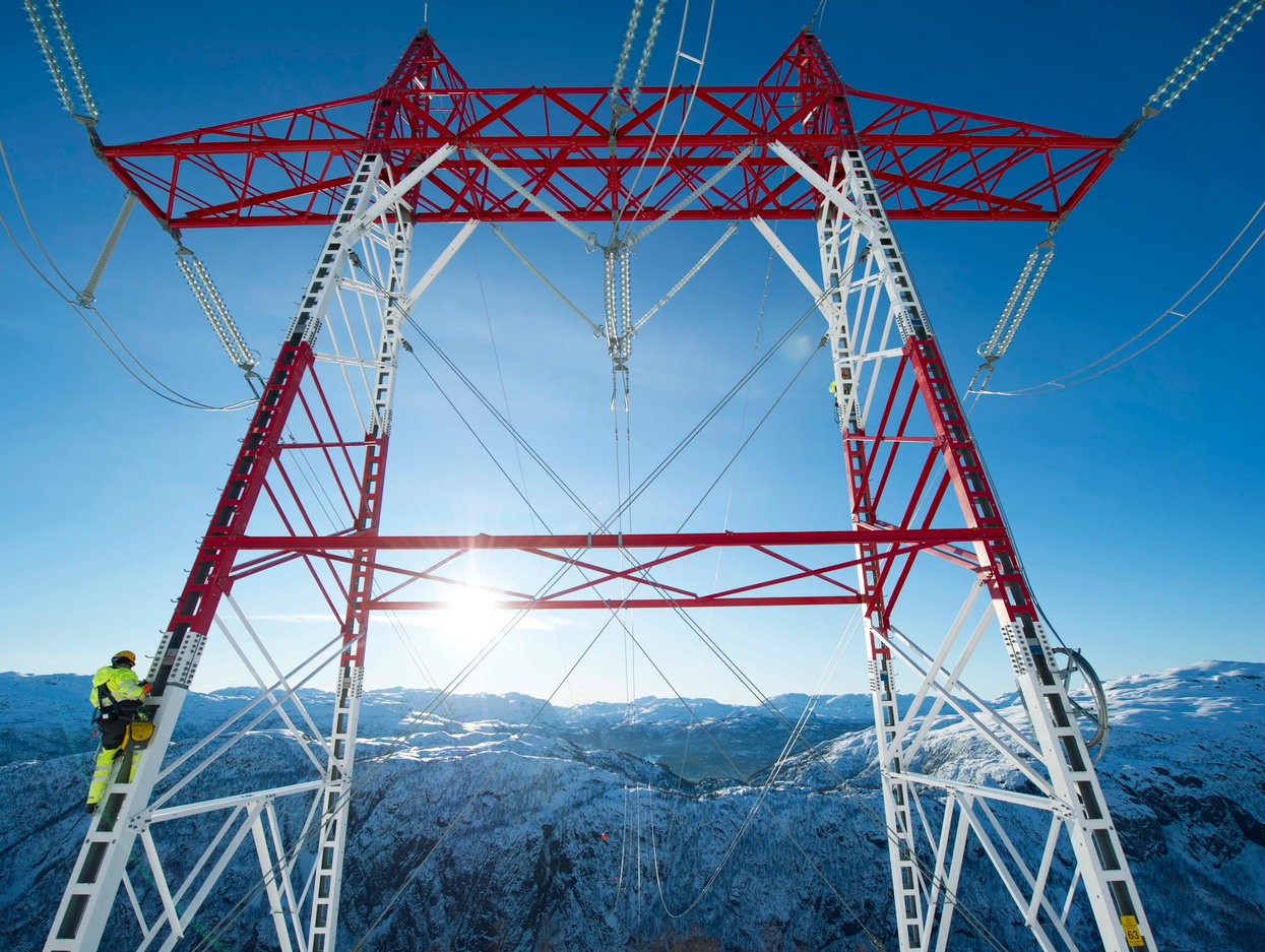 Power pylon