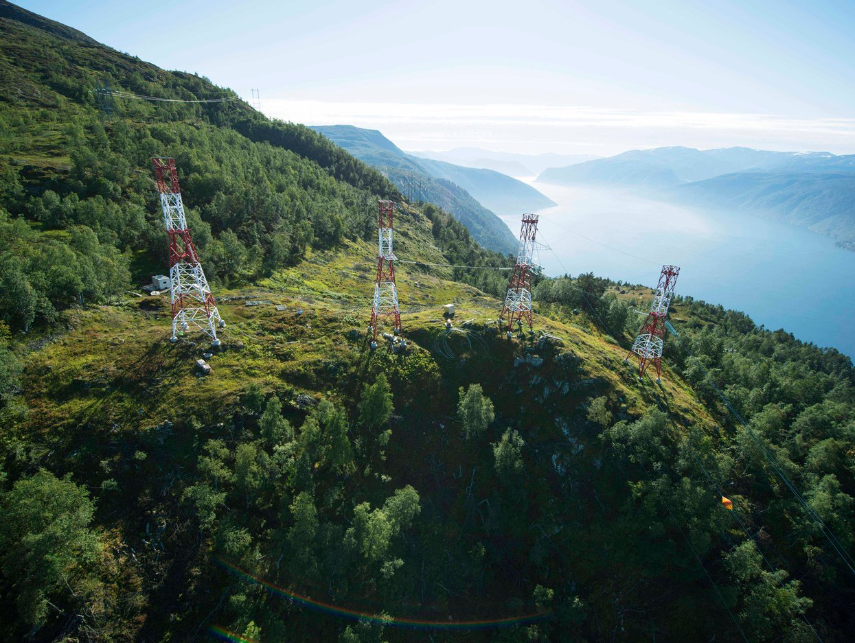 Construction of a new fjord span over the Fjærlandsjorden in summer 2016. Project Ørskog Sogndal