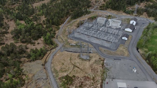 Bilde fra luften av Ørskog transformatorstasjon