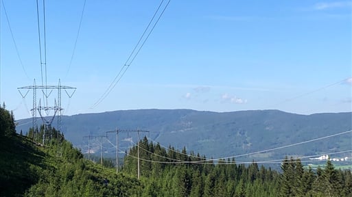 Bilde av ledning på strekket Roa - Ulven