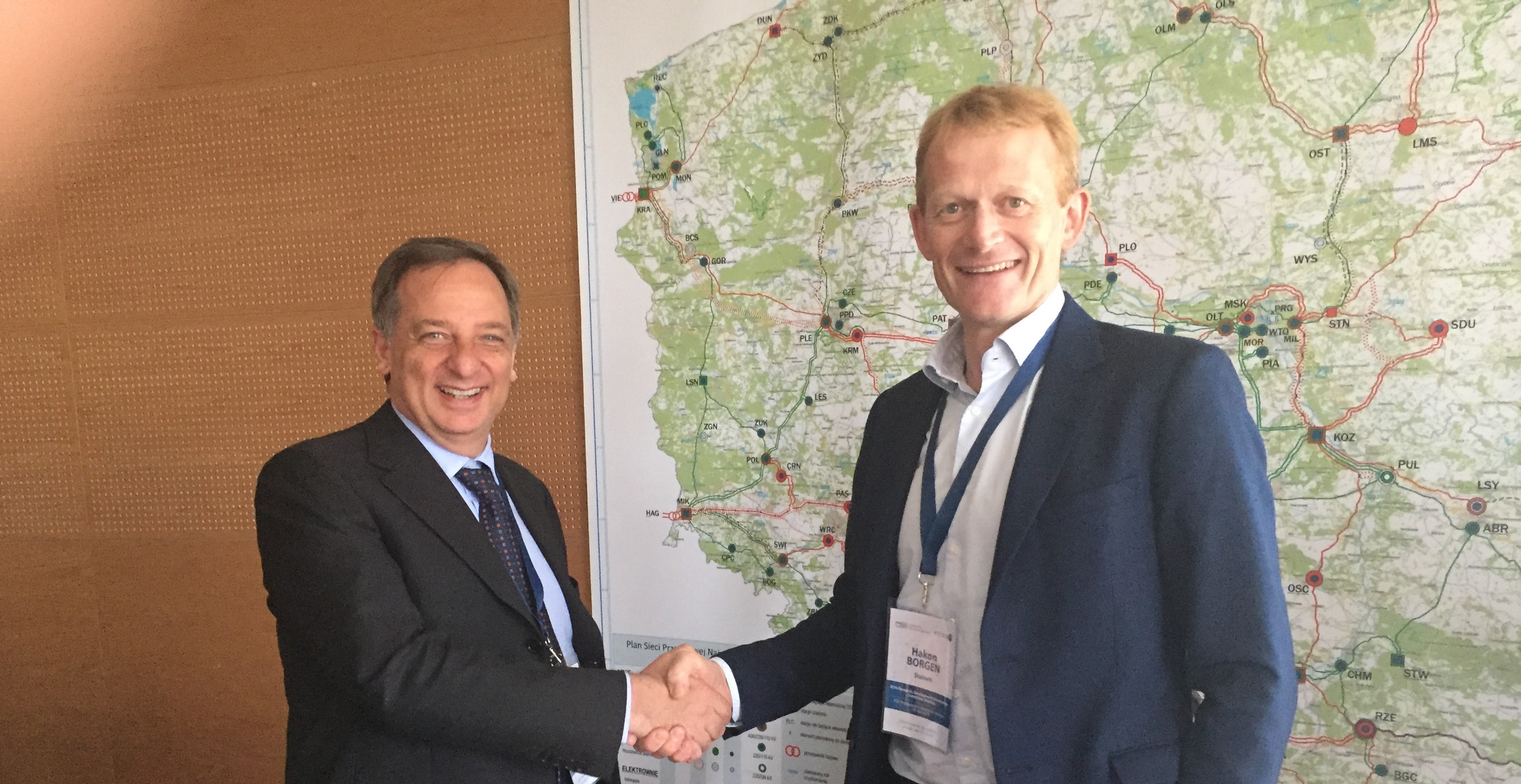 Håkon Borgen, konserndirektør for Teknologi og Utvikling og Guido Guida fra ENTSO-E