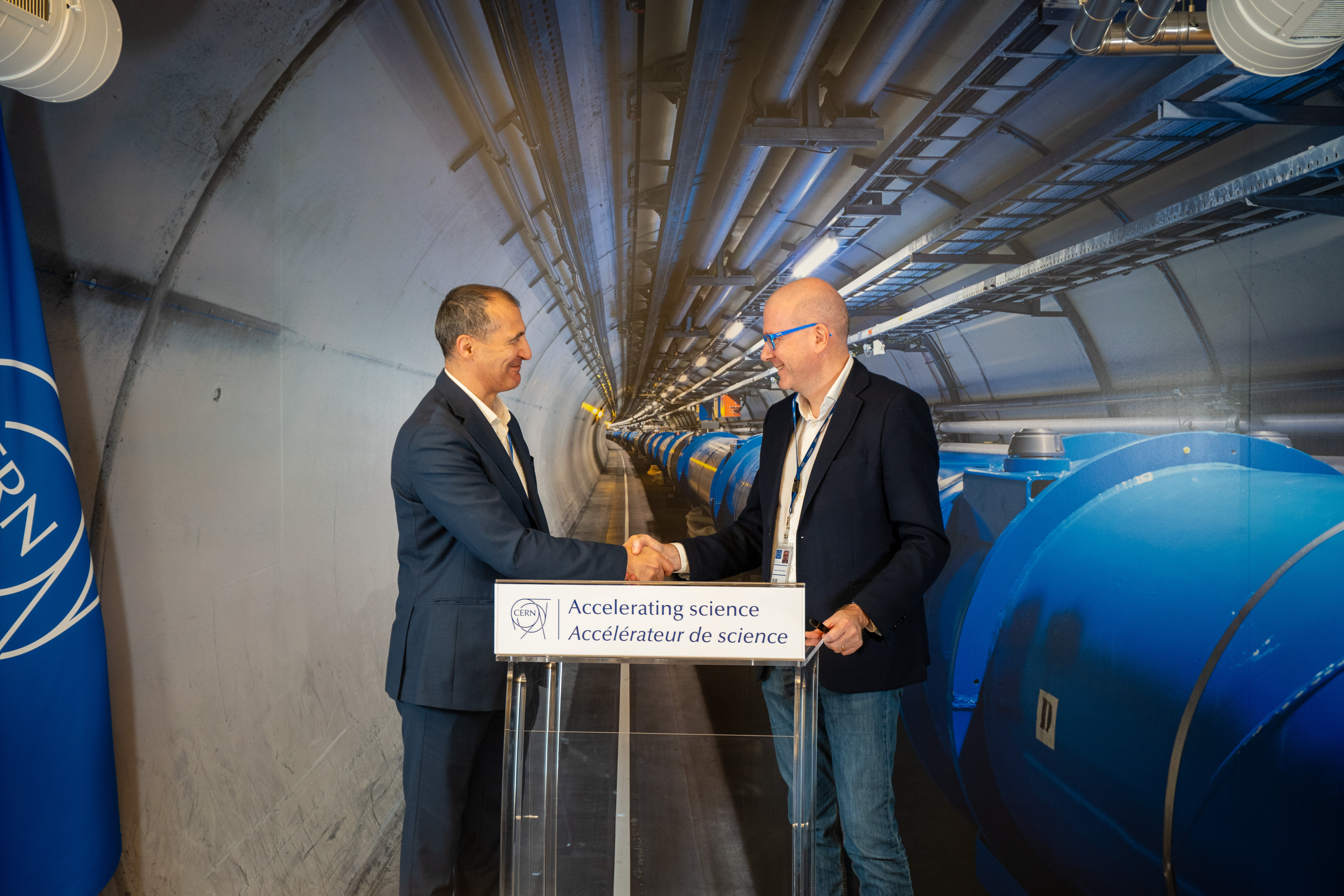 Contract signing and handshake 