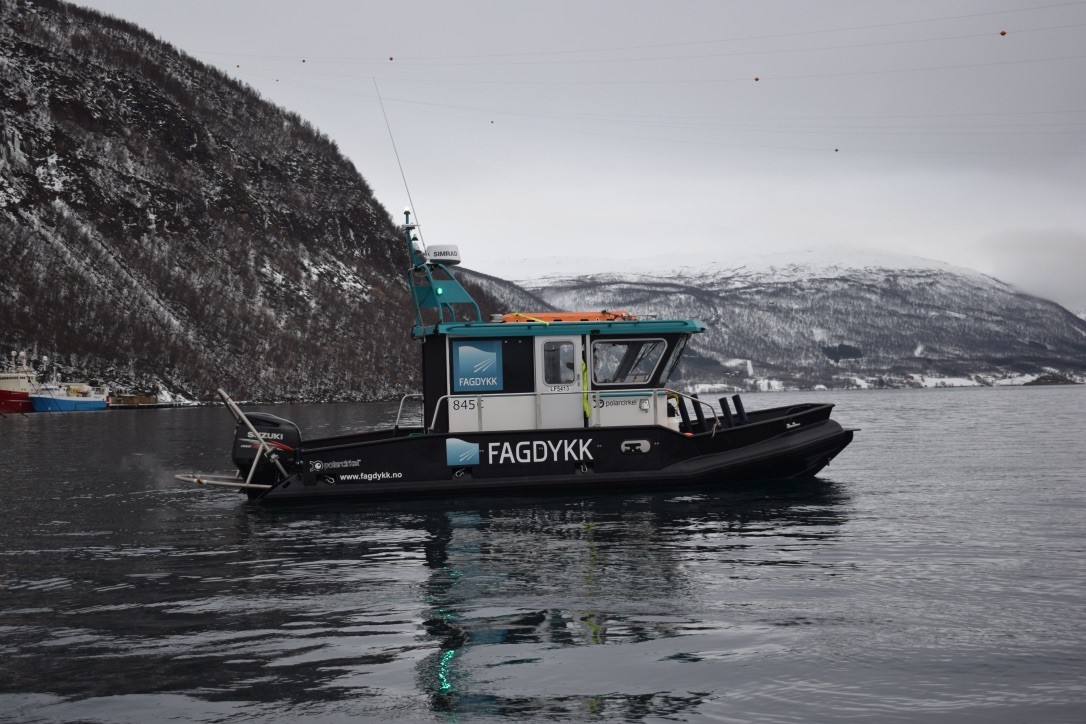 Bilde av dykkerbåten Garm som skal benyttes ved kartleggingen. 