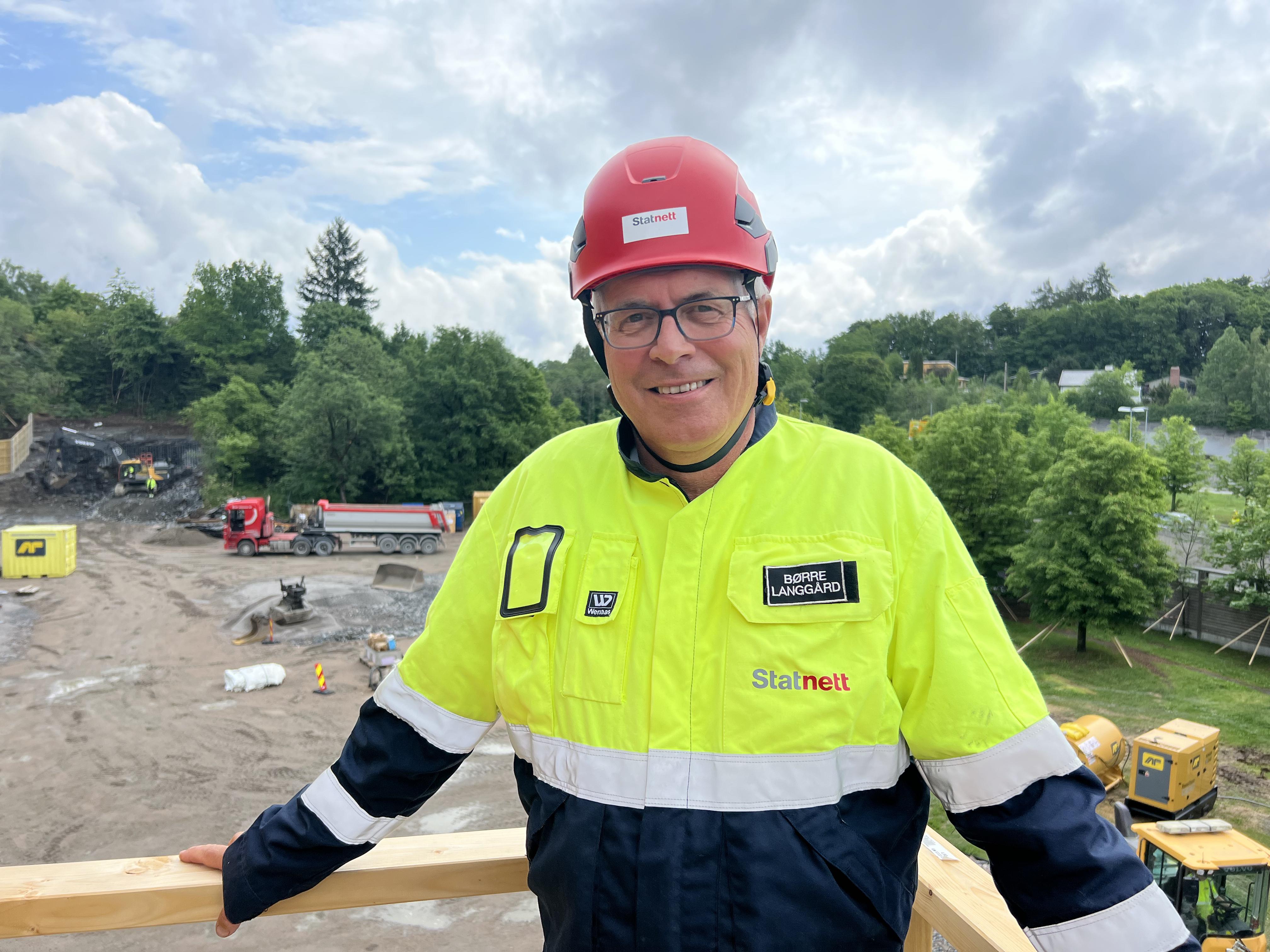 Bilde av en mann med vernetøy