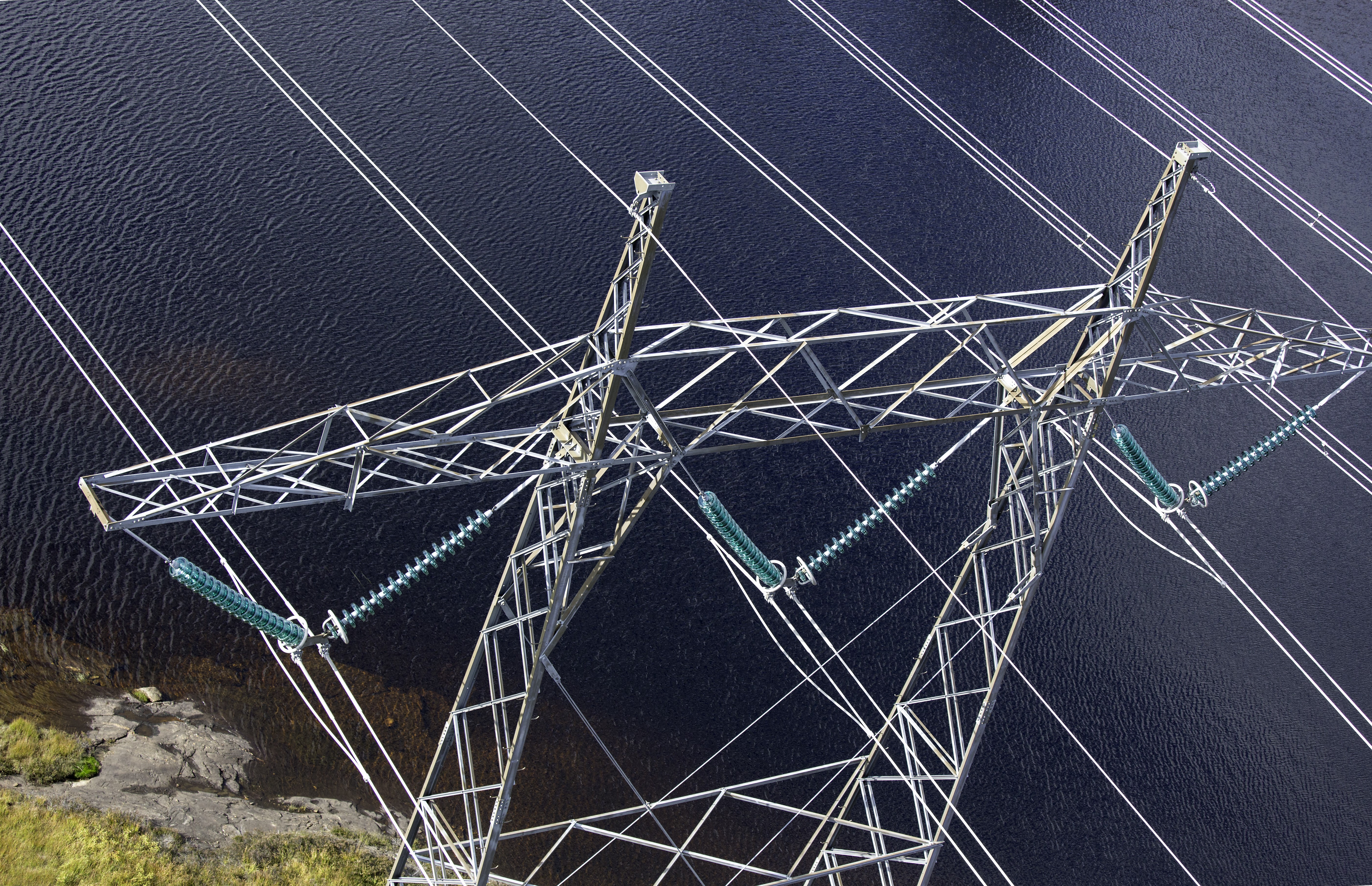 Kraftledning ved sjø