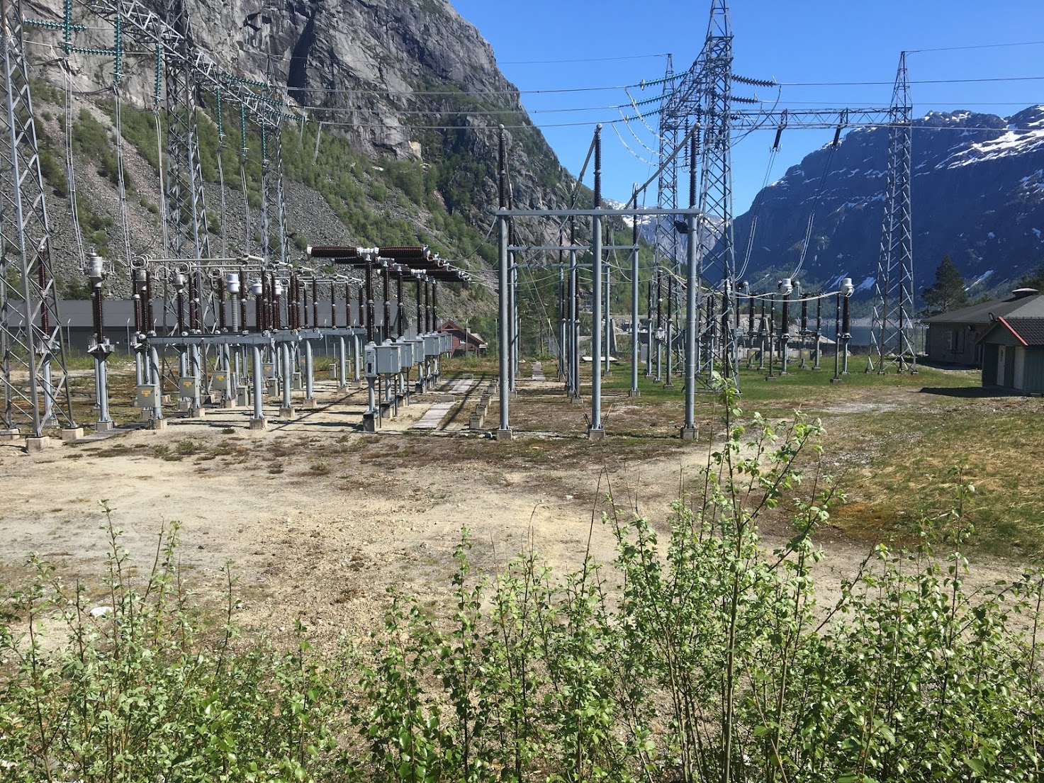 Illustrasjon mast og landskap