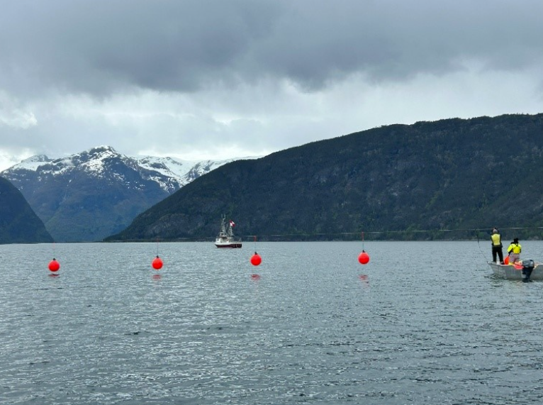 Bilde som viser arbeid med fjordspenn i Sognefjorden