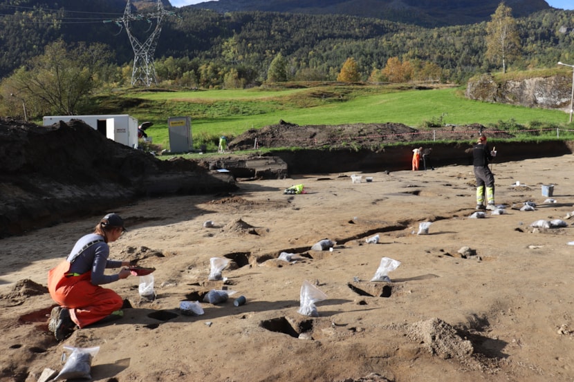 Kulturminneutgravinger ved ny Fortun transformatorstasjon (foto: Universitetsmuseet i Bergen).