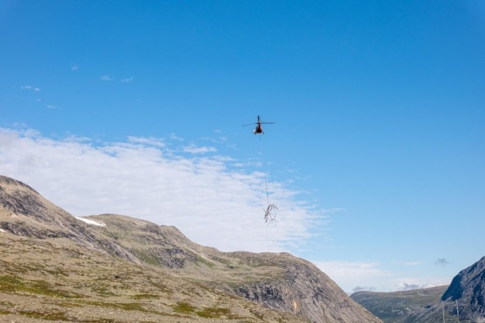Bilde av helikopter og mastestål