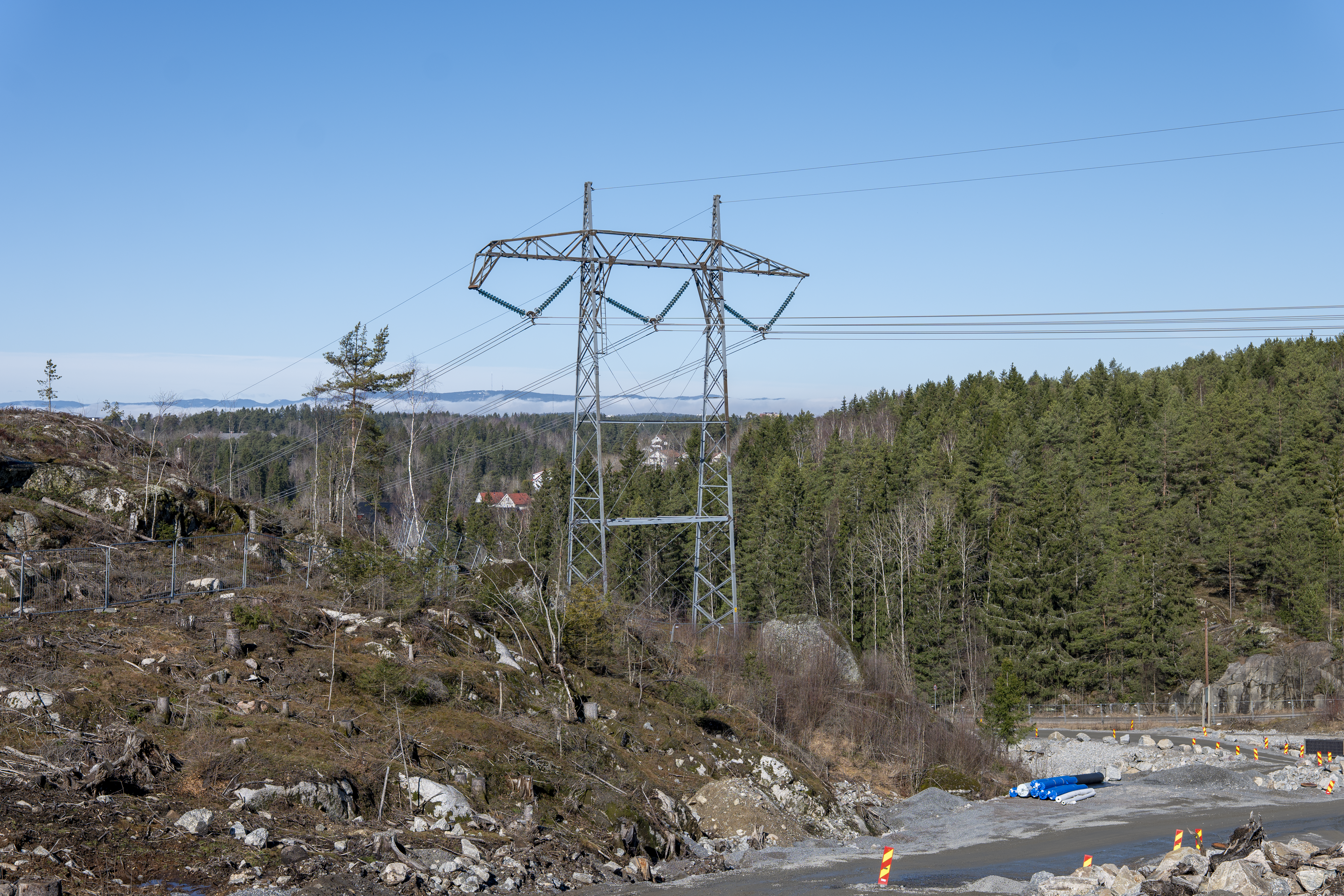 Bilde av en mast og natur